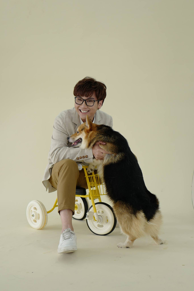 Hoài Anh đọ sắc cùng BTV trẻ nhất của bản tin Thời sự